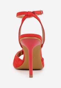 Renee - Czerwone Sandały VICES na Szpilce Zdobione Marszczeniem i Aplikacją Synalirea. Zapięcie: pasek. Kolor: czerwony. Wzór: aplikacja. Obcas: na szpilce. Styl: klasyczny, elegancki #7
