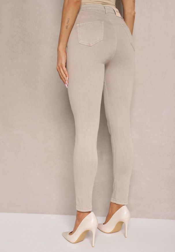 Renee - Beżowe Jeansy Skinny z Bawełną i Wiskozą High Waist Turesa. Okazja: na co dzień. Stan: podwyższony. Kolor: beżowy. Styl: elegancki, casual