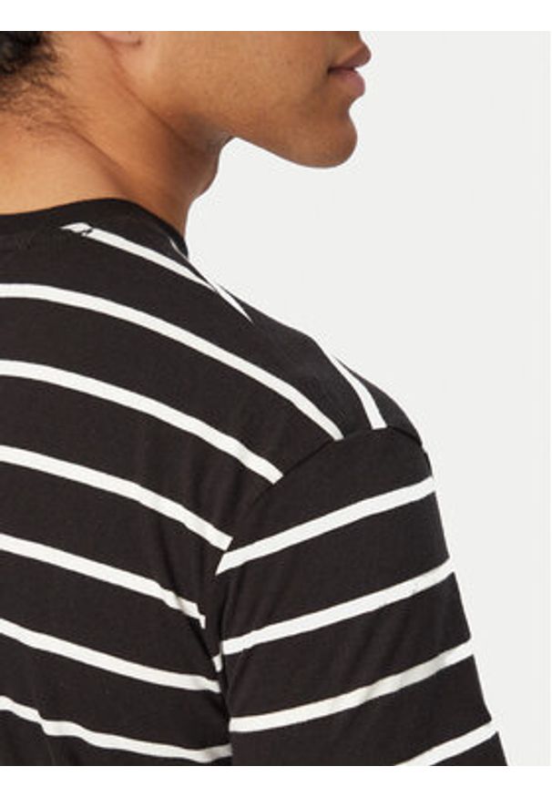 Tommy Jeans T-Shirt DM0DM22544 Czarny Regular Fit. Kolor: czarny. Materiał: bawełna