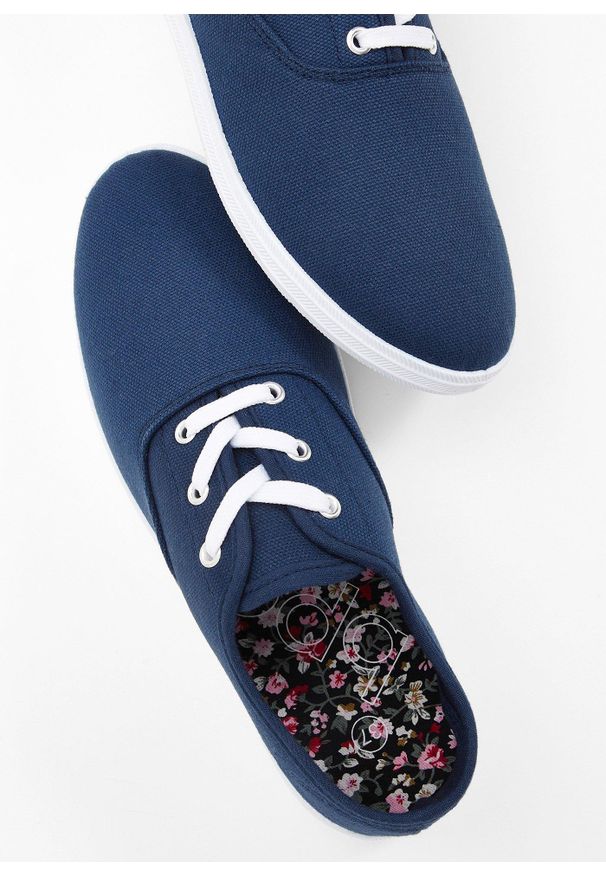 bonprix - Sneakersy z bawełnianego płótna. Kolor: niebieski. Materiał: bawełna. Sezon: lato