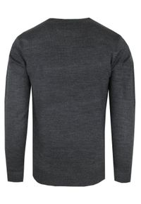 Męski Sweter w Serek (V-neck) - Brave Soul - Grafitowy. Okazja: do pracy, na spotkanie biznesowe, na co dzień. Typ kołnierza: dekolt w serek. Kolor: szary. Materiał: akryl. Styl: casual, elegancki, biznesowy