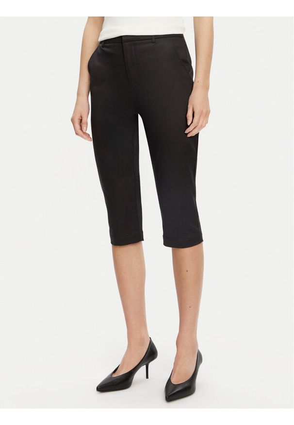 Guess Spodnie materiałowe W5GB52 WGXM2 Czarny Regular Fit. Kolor: czarny. Materiał: wiskoza, lyocell