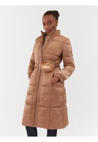 Guess Kurtka zimowa W3BL84 WEX12 Brązowy Regular Fit. Kolor: brązowy. Materiał: syntetyk. Sezon: zima