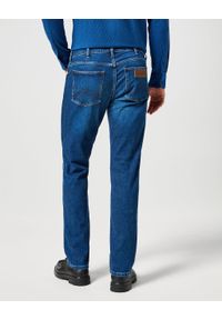 Wrangler - WRANGLER MĘSKIE SPODNIE JEANSOWE GREENSBORO DARK TRAILS 112358221 W15Q008815