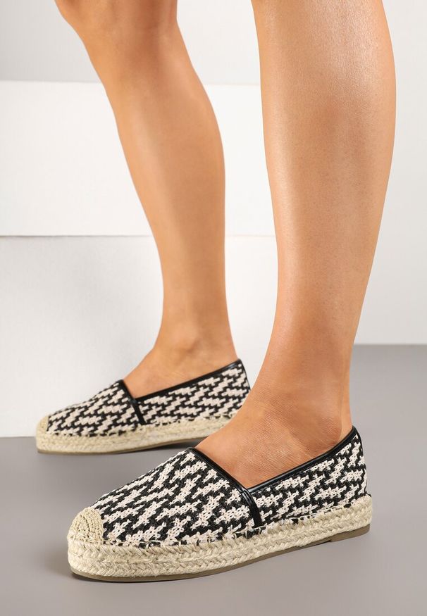 Born2be - Czarne Espadryle z Ozdobną Plecionką Nimilithae. Okazja: na co dzień. Kolor: czarny. Materiał: jeans. Sezon: lato. Styl: elegancki, casual