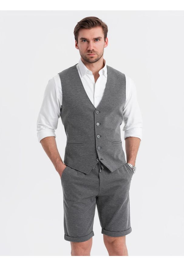 Ombre Clothing - Elegancki zestaw męski kamizelka garniturowa + szorty - grafitowy V3. Okazja: na co dzień. Kolor: szary. Materiał: wiskoza, dzianina, poliester, materiał, bawełna, elastan. Wzór: jednolity. Sezon: lato. Styl: elegancki