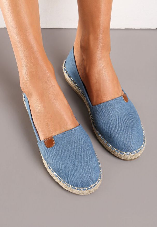 Born2be - Niebieskie Espadryle na Płaskiej Podeszwie Ozdobione Plecionką z Juty Vethalia. Okazja: na spacer. Zapięcie: bez zapięcia. Kolor: niebieski. Materiał: jeans, len. Wzór: aplikacja. Sezon: lato. Obcas: na płaskiej podeszwie