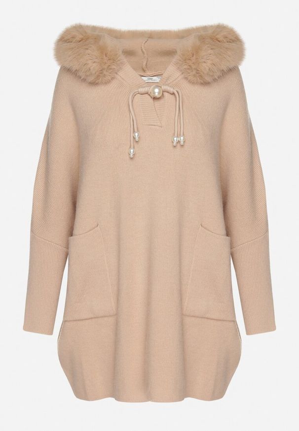 Born2be - Beżowy Sweter Typu Nietoperz z Odpinanym Futerkiem i Sznurkiem i Perełkami Nomizelle. Kolor: beżowy. Materiał: futro. Wzór: aplikacja. Styl: wizytowy