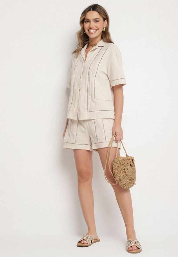 Born2be - Beżowe Bawełniane Szorty z Wysokim Stanem i Geometrycznym Wzorem Galirella. Okazja: na co dzień. Stan: podwyższony. Kolor: beżowy. Materiał: bawełna. Wzór: geometria. Sezon: lato. Styl: elegancki, casual