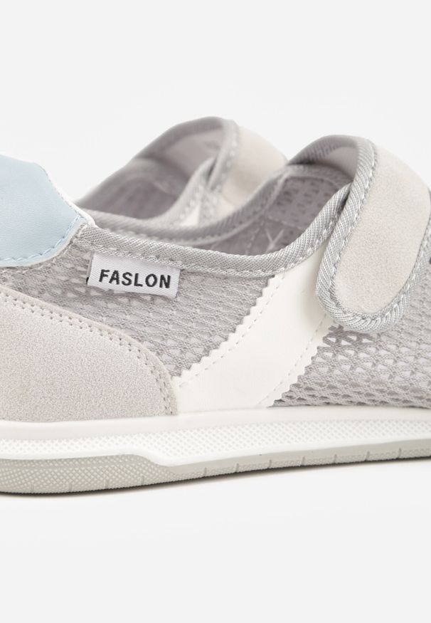 Born2be - Szare Tenisówki w Stylu Balerinek z Napisem Emitanela. Okazja: na co dzień. Zapięcie: rzepy. Kolor: szary. Materiał: jeans. Wzór: napisy. Styl: casual, sportowy