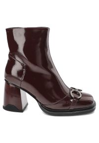 Bordowe Botki S.Barski Obuwie Damskie Na Obcasie. Okazja: na co dzień. Zapięcie: sprzączka. Kolor: czerwony. Szerokość cholewki: normalna. Materiał: lakier. Sezon: zima, jesień. Obcas: na obcasie. Styl: casual, elegancki. Wysokość obcasa: średni #3