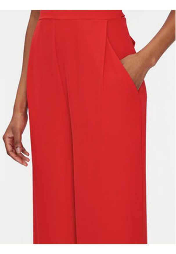 Rinascimento Kombinezon CFC0122552003 Czerwony Regular Fit. Kolor: czerwony. Materiał: syntetyk