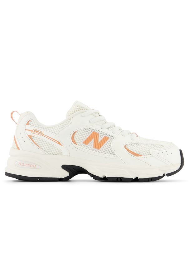 Buty dziecięce New Balance GR530CG – białe. Okazja: na uczelnię, na co dzień. Kolor: biały. Materiał: guma, materiał, syntetyk. Szerokość cholewki: normalna