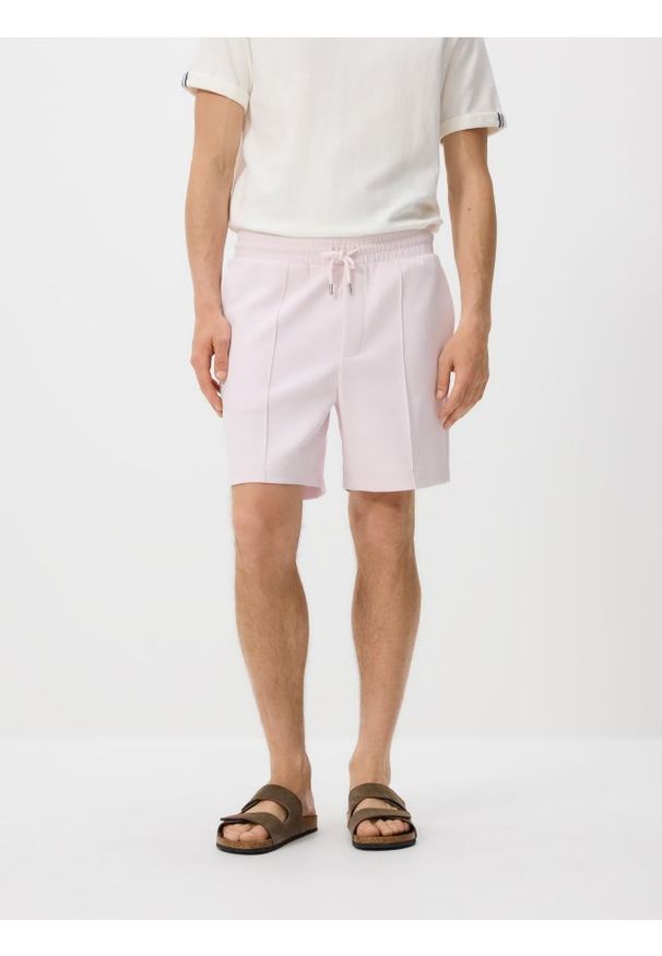 Reserved - Szorty comfort z przeszyciami - fioletowy. Kolor: fioletowy. Materiał: bawełna, dzianina