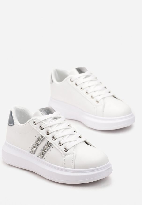 Born2be - Biało-Srebrne Sneakersy na Grubej Podeszwie z Błyszczącymi Detalami z Cyrkoniami Elysiena. Kolor: biały. Materiał: materiał. Wzór: aplikacja