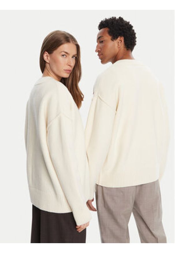 AMI PARIS - AMI Paris Kardigan BFUKC006.018 Écru Regular Fit. Materiał: wełna