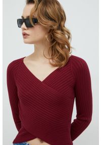 Guess sweter damski kolor bordowy lekki. Kolor: czerwony. Materiał: włókno, dzianina. Długość rękawa: raglanowy rękaw. Wzór: gładki #5