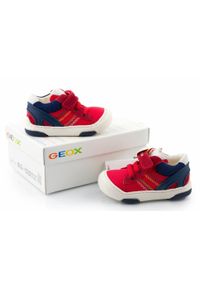 Buty dziecięce Geox Jayj Sneaker 20. Kolor: czerwony. Materiał: tkanina, skóra. Sport: turystyka piesza