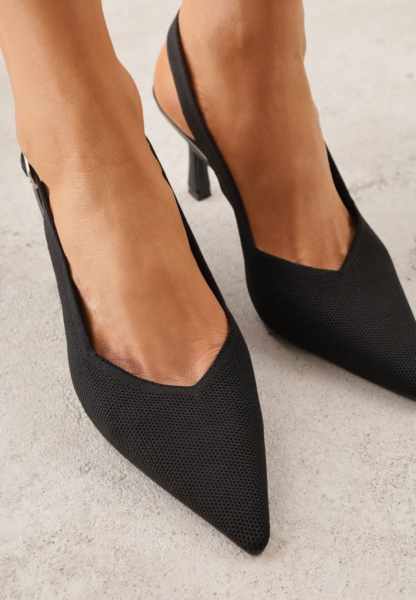 Born2be - Czarne Sandały na Szpilce Ozdobione Plecionką Callaxie. Okazja: na co dzień. Zapięcie: sprzączka. Kolor: czarny. Materiał: jeans. Wzór: aplikacja. Sezon: lato. Obcas: na szpilce. Styl: elegancki, klasyczny, casual, wizytowy