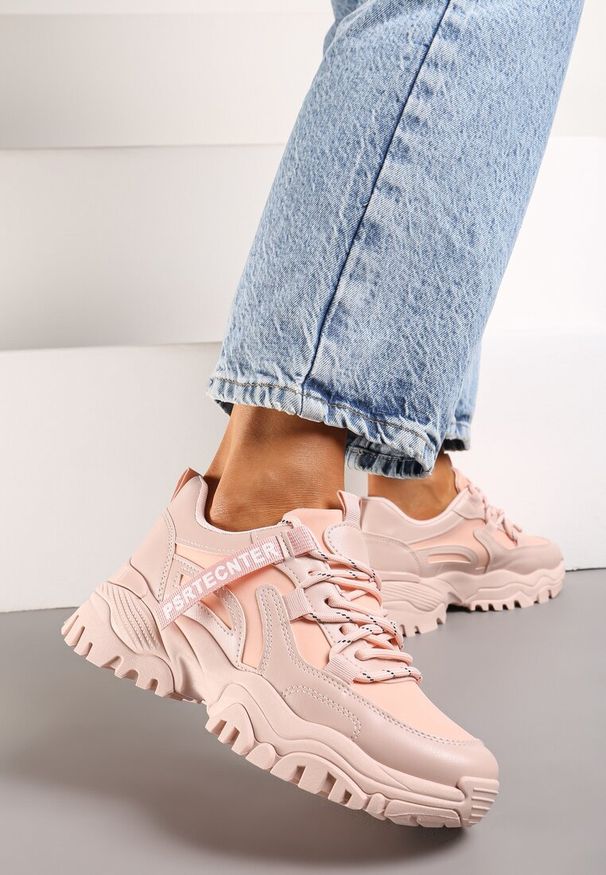 Renee - Różowe Sneakersy na Grubej Podeszwie z Taśmą przy Sznurowadłach Irisas. Okazja: na co dzień. Kolor: różowy. Materiał: dresówka