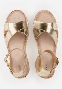 Born2be - Złote Plecione Sandały Boho VICES ze Skrzyżowanymi Paskami Aqiaria. Okazja: na co dzień. Zapięcie: pasek. Kolor: złoty. Materiał: len. Sezon: lato. Styl: boho #5