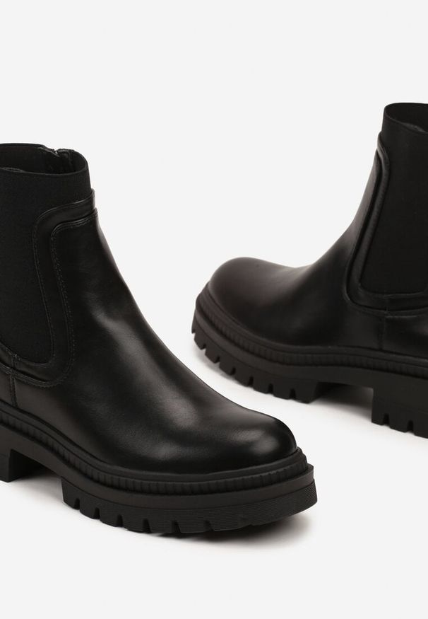Born2be - Czarne Botki Sztyblety na Płaskiej Podeszwie Ozdobione Przeszyciami Narirra. Kolor: czarny. Materiał: jeans. Wzór: aplikacja. Obcas: na płaskiej podeszwie. Styl: klasyczny, elegancki
