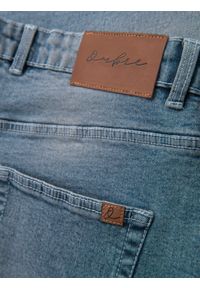 Ombre Clothing - Szorty jeansowe męskie z podwiniętą nogawką - jasnoniebieskie V1. Kolor: niebieski. Materiał: jeans. Wzór: aplikacja. Sezon: lato. Styl: klasyczny