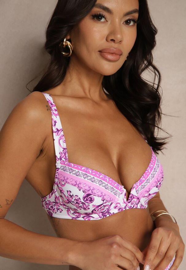 Renee - Fuksjowe Bikini Zdobione Ornamentalnym Printem Biustonosz i Figi Mirulea. Kolor: różowy. Wzór: aplikacja, nadruk