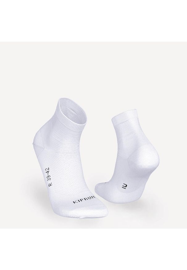 KIPRUN - Skarpetki do biegania Kiprun Run 500 średnie cienkie 2 pary. Kolor: czarny, wielokolorowy, biały. Materiał: poliamid, elastan. Wzór: ze splotem. Sport: bieganie