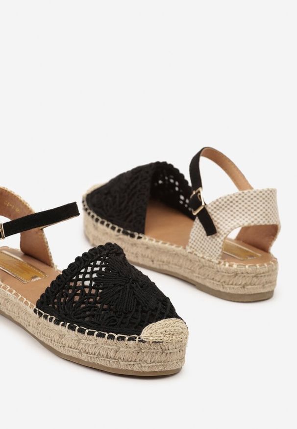 Born2be - Czarne Espadryle na Grubej Podeszwie z Plecionką i Sprzączką Anadila. Nosek buta: okrągły. Zapięcie: sprzączka. Kolor: czarny. Materiał: materiał. Styl: wakacyjny, klasyczny
