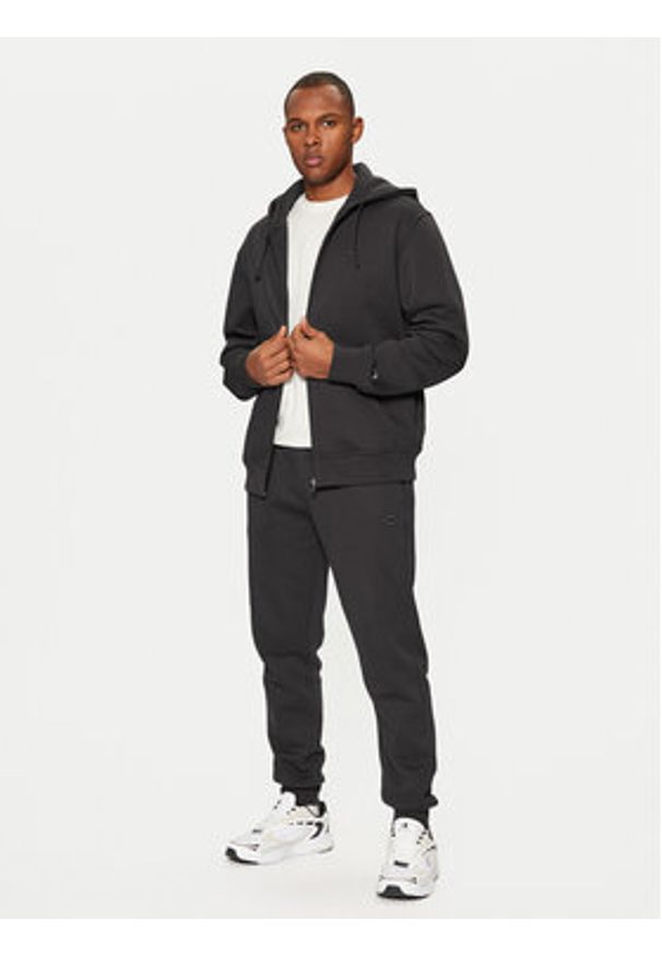 Champion Bluza 220276 Czarny Standard Fit. Kolor: czarny. Materiał: syntetyk