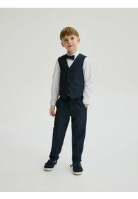 Reserved - Elegancki zestaw z muszką - granatowy. Kolor: niebieski. Materiał: tkanina, wiskoza. Styl: elegancki #1