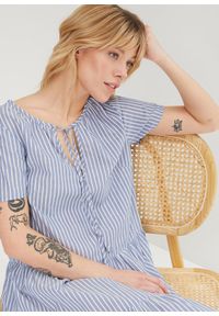 bonprix - Letnia sukienka tunikowa z czystej bawełny. Kolor: niebieski. Materiał: bawełna. Wzór: paski. Sezon: lato #2
