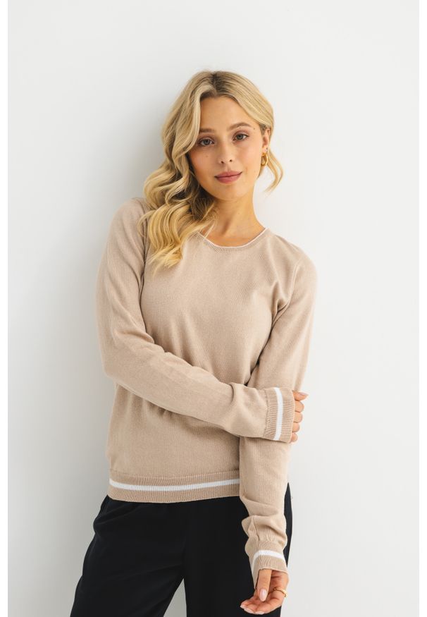 LEKKI SWETER JANE BEŻOWY S - Flawless. Okazja: na co dzień. Kolor: beżowy. Materiał: kaszmir, tkanina, skóra, jedwab, bawełna, jeans. Długość: krótkie. Wzór: paski. Styl: sportowy, casual, elegancki
