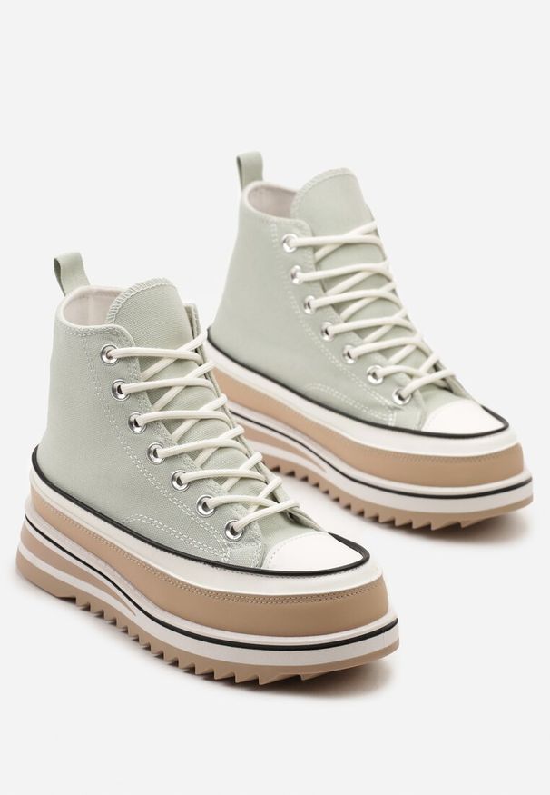 Born2be - Jasnozielone Trampki za Kostkę na Grubej Podeszwie z Wycięciami Aretiapia. Nosek buta: okrągły. Zapięcie: sznurówki. Kolor: zielony. Wzór: aplikacja. Wysokość cholewki: za kostkę. Materiał: jeans, materiał. Obcas: na platformie, na obcasie. Styl: klasyczny. Wysokość obcasa: niski