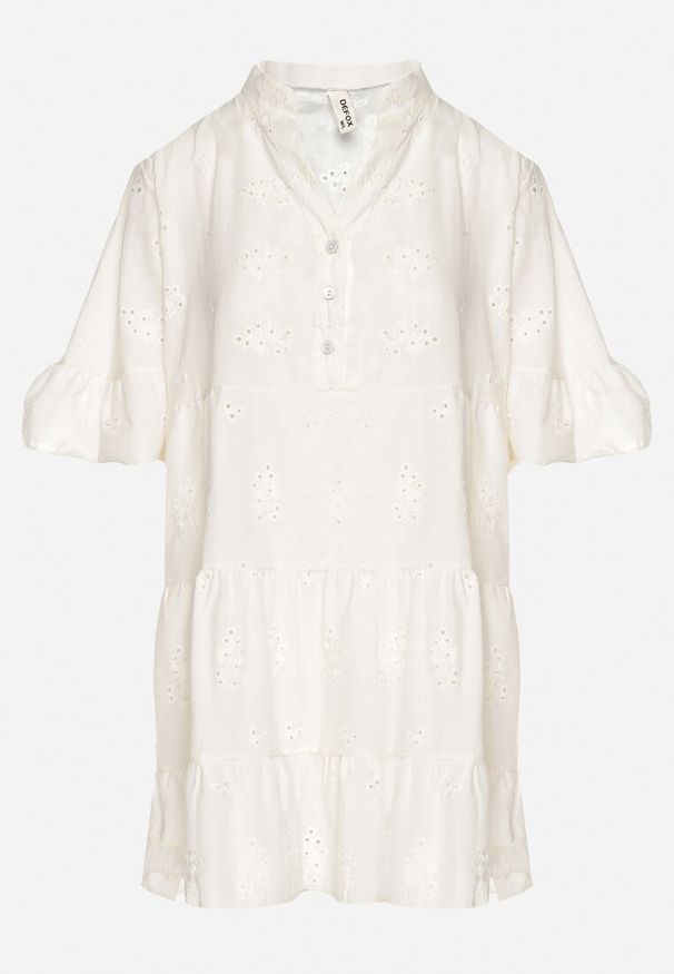 Born2be - Jasnobeżowa Bawełniana Sukienka z Haftowanej Tkaniny o Koszulowym Kroju z Falbanami Filidwena. Okazja: na co dzień. Typ kołnierza: kołnierzyk klasyczny. Kolor: beżowy. Materiał: tkanina, bawełna. Wzór: haft. Typ sukienki: koszulowe. Styl: klasyczny, casual, elegancki, boho