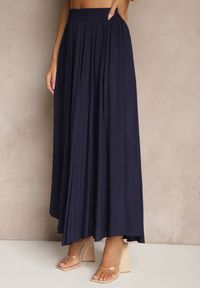 Renee - Granatowa Spódnica o Rozkloszowanym Kroju z Wiskozy Lunafina. Okazja: na co dzień. Kolor: niebieski. Materiał: wiskoza. Styl: sportowy, klasyczny, casual