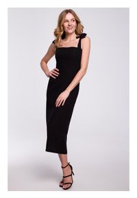 Makover - K046 Sukienka midi z wiązanymi ramiączkami - czarna. Okazja: na co dzień. Kolor: czarny. Materiał: tkanina. Długość rękawa: na ramiączkach. Typ sukienki: proste. Styl: casual, elegancki. Długość: midi #1