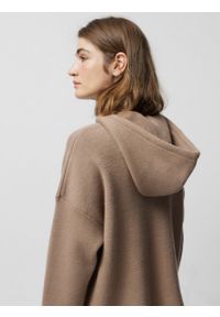outhorn - Sweter z wiskozą damski - brązowy. Typ kołnierza: kaptur. Kolor: brązowy. Materiał: wiskoza. Wzór: gładki #7