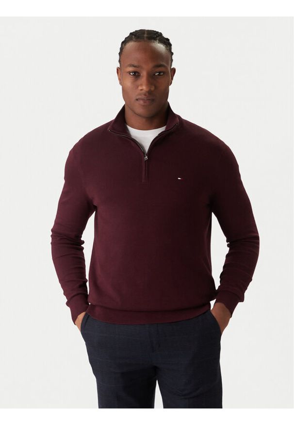 TOMMY HILFIGER - Tommy Hilfiger Sweter Essential MW0MW37331 Bordowy Regular Fit. Kolor: czerwony. Materiał: bawełna