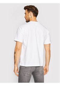 Levi's® T-Shirt Red Tab™ Vintage A0637-0000 Biały Boxy Fit. Kolor: biały. Materiał: bawełna. Styl: vintage #3