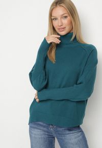 Born2be - Zielony Klasyczny Golf z Dodatkiem Kaszmiru Zoirmosa. Okazja: na co dzień, do pracy, na spotkanie biznesowe. Typ kołnierza: golf. Kolor: zielony. Materiał: kaszmir. Długość rękawa: długi rękaw. Długość: długie. Styl: klasyczny #7