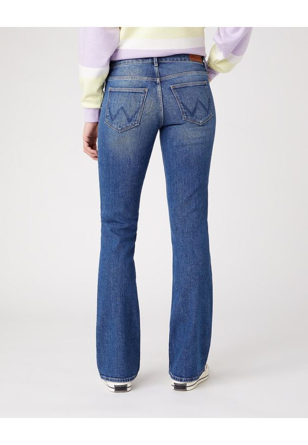Wrangler - SPODNIE DAMSKIE WRANGLER BOOTCUT AIR BLUE W28BJX17T 112128222