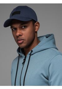 Ombre Clothing - Czapka męska z daszkiem bejsbolówka z prostokątną naszywką – granatowa V3. Kolor: kremowy. Materiał: bawełna. Wzór: aplikacja. Styl: klasyczny, sportowy, casual, elegancki