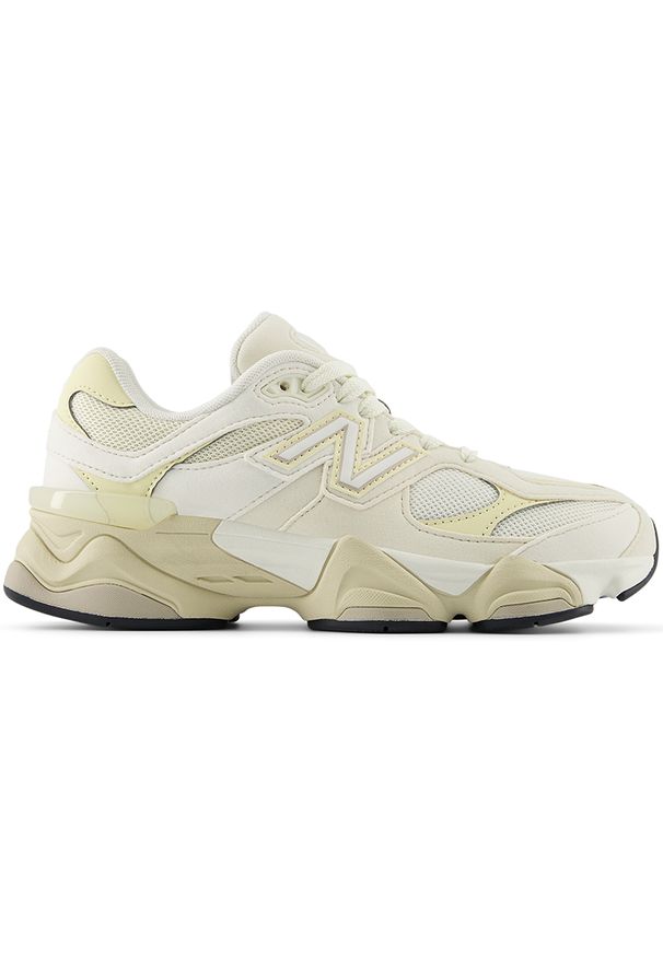 Buty dziecięce New Balance GC9060EK – beżowe. Okazja: na co dzień, na uczelnię. Kolor: beżowy. Materiał: guma, materiał, syntetyk. Szerokość cholewki: normalna. Sport: turystyka piesza