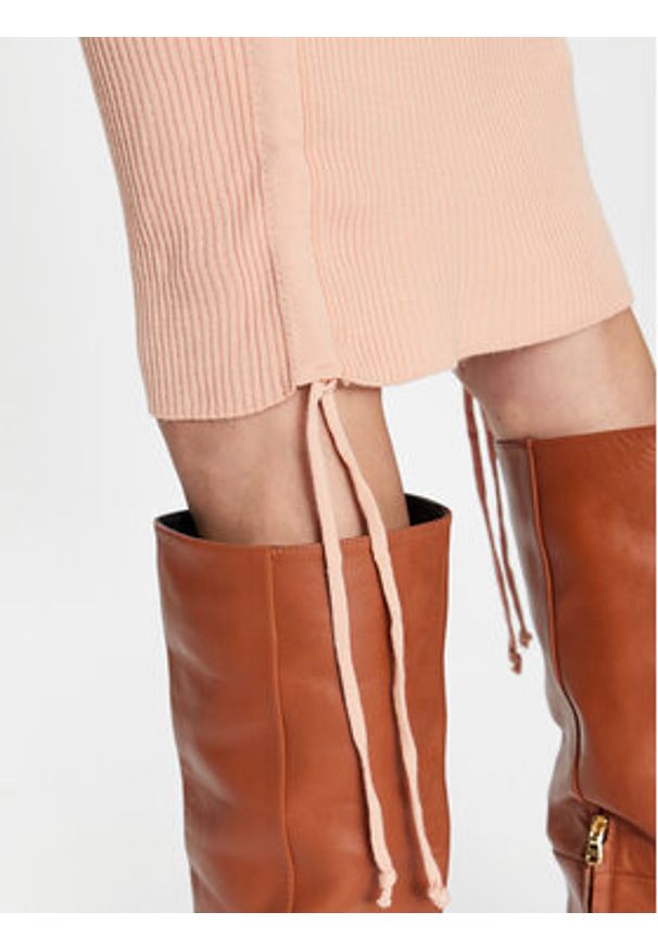 DeeZee Sukienka dzianinowa Isabella 14883 Różowy Slim Fit. Kolor: różowy. Materiał: syntetyk, dzianina