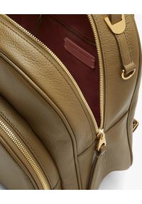 Coccinelle - COCCINELLE - Skórzany plecak z logo Lea. Kolor: brązowy. Materiał: skóra. Styl: glamour, casual, elegancki #6