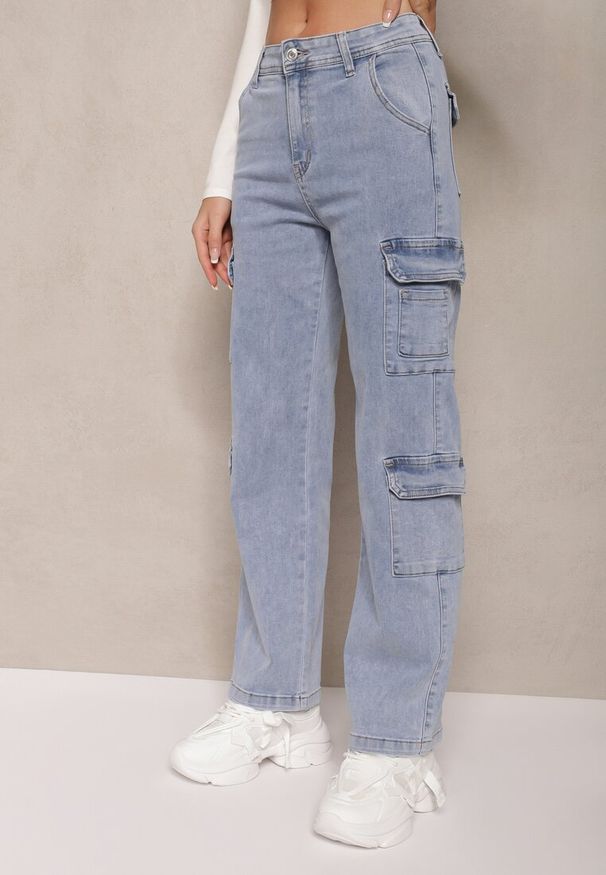 Renee - Jasnoniebieskie Szerokie Jeansy High Waist z Kieszeniami Leorrio. Okazja: na co dzień. Stan: podwyższony. Kolor: niebieski. Styl: casual, elegancki