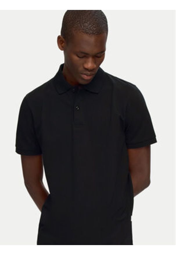 Selected Homme Polo 16095851 Czarny Slim Fit. Typ kołnierza: polo. Kolor: czarny. Materiał: bawełna