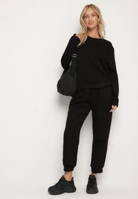 Born2be - Czarny Komplet Dresowy z Bawełną Bluza i Spodnie ze Ściągaczami Anirrive. Kolor: czarny. Materiał: dresówka, bawełna #5